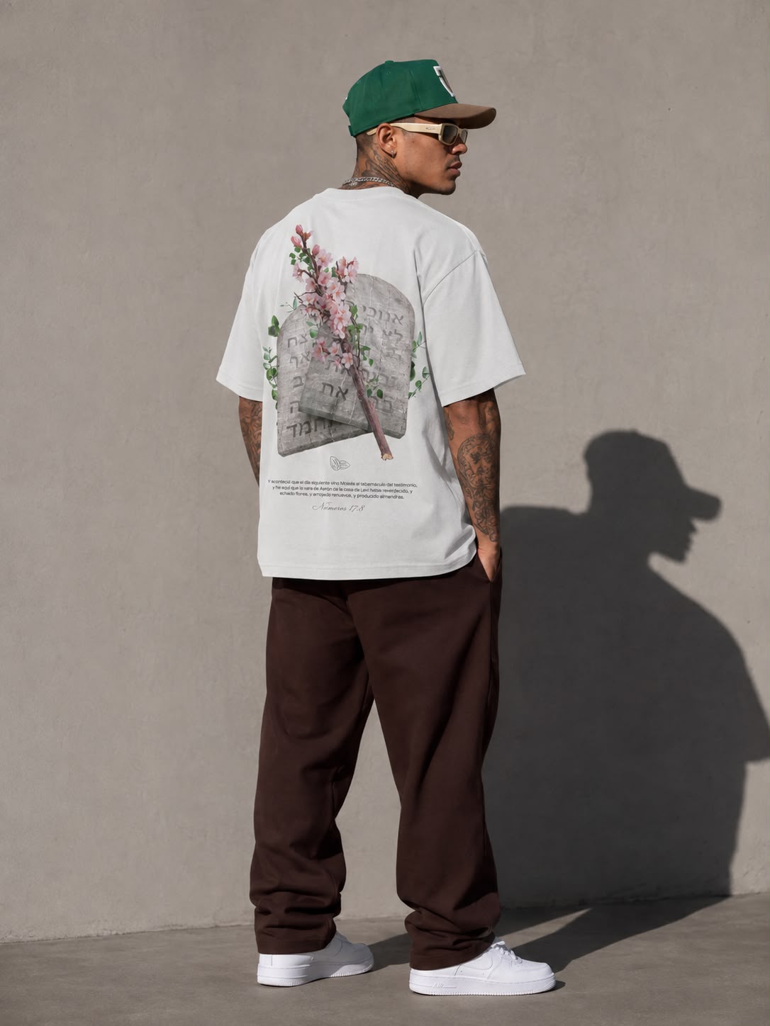 Vara de Aarón – Números 17:8 | T-Shirt